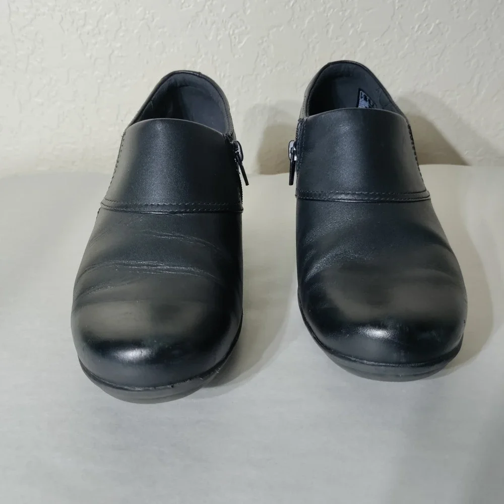 Clarks collection black